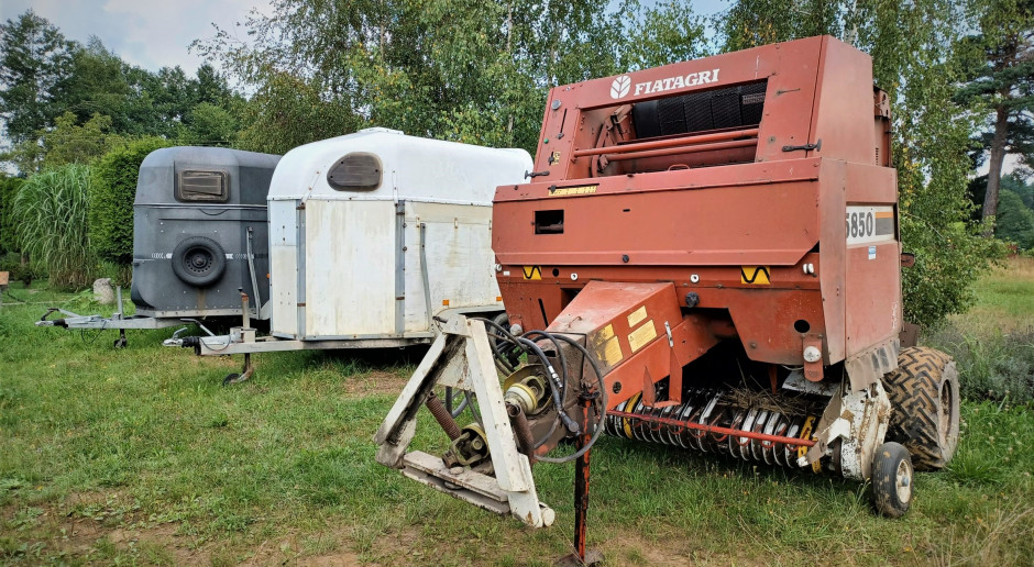 Każda maszyna na terenie KJ Huzar jest wyposażona w oryginalny trójkąt zaczepowy projektu Marka Samsela, fot. K.Pawłowski