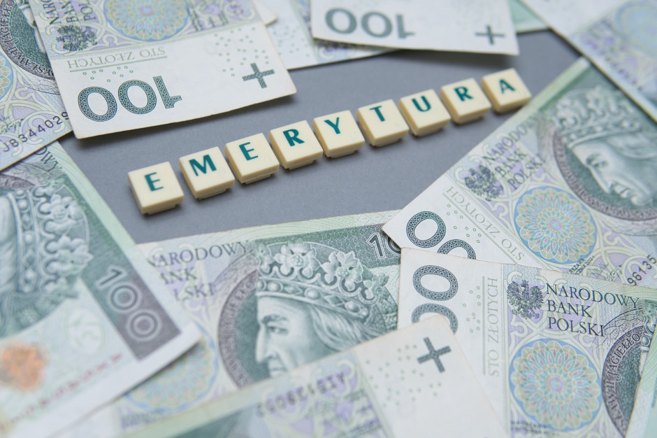 Łączna kwota wypłaconych do tej pory świadczeń sięgnie 7,1 mld zł dla blisko 6 mln seniorów, fot. Shutterstock