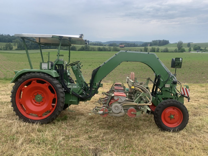 Przegub łączący przód traktora z resztą maszyny jest całkowicie nowy i inny niż w oryginale, fot. weilenmann-maschinen.ch