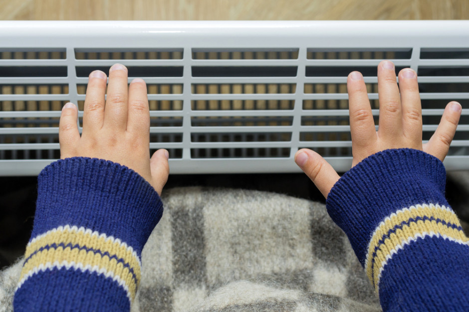 Czeka nas ciężka zima. Rząd zapewnia, że pomoże gospodarstwom domowym przetrwać kryzys energetyczny, fot. Shutterstock
