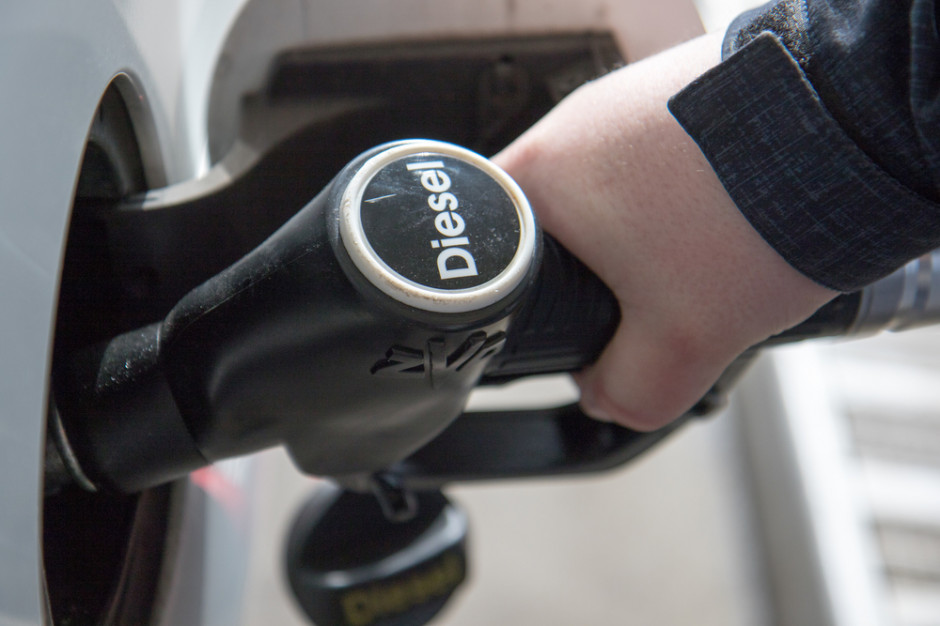 Obniżki cen benzyny 95 i autogazu wyniosły odpowiednio 2 i 3 grosze na litrze, fot. Shutterstock