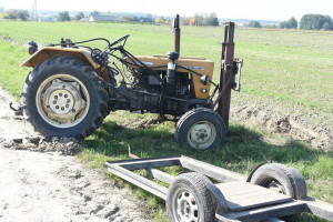 Zabrali traktor z cudzego podwórka