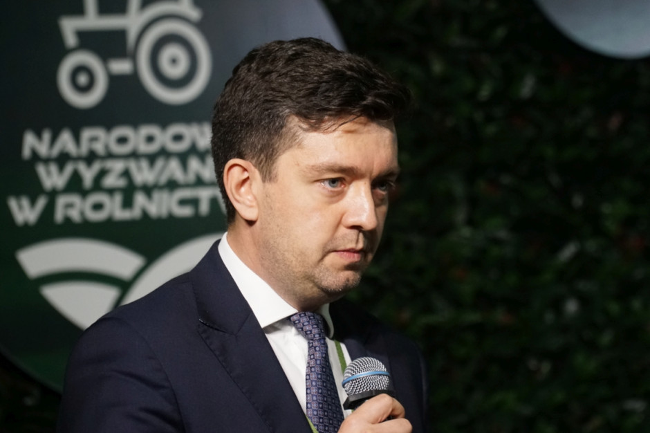 Mariusz Dziwulski z PKO BP w rozmowie z red. Karolem Hołownią podczas konferencji Narodowe Wyzwania w Rolnictwie 2022, fot. PTWP