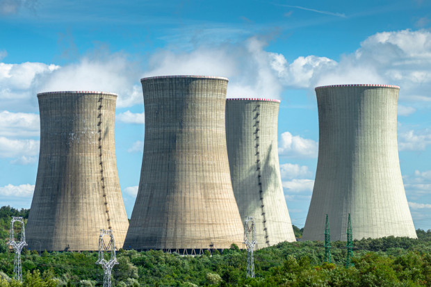 Francja zamierza nadal w dużym stopniu polegać na energii jądrowej