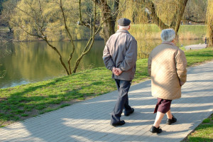Jak się żyje seniorom w Polsce? Wyniki ankiety nie pozostawiają złudzeń
