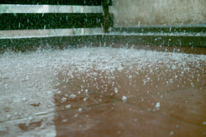 Synoptyk IMGW: W środę opady deszczu i śniegu powodujące gołoledź