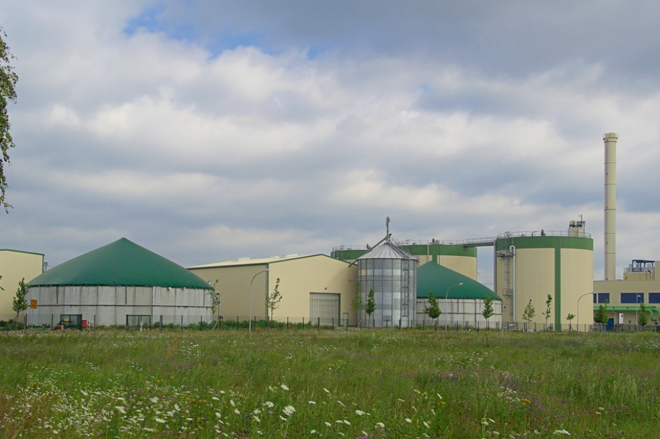 Orlen Południe z Grupy Orlen w styczniu 2021 r. informował, że spółka ta kupiła dwie działki w Głąbowie w gminie Ryn o powierzchni 1,36 ha i 0,23 ha i przejęła rozpoczętą tam budowę biogazowni rolniczej, fot. Shutterstock