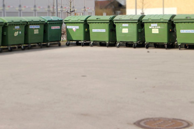 Białystok: Sąd uchylił mandat za wyjęcie żywności z kontenera na odpady przy dyskoncie