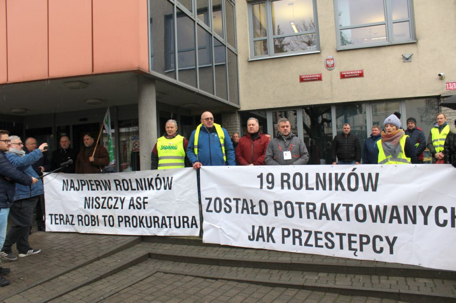 Rolnicy pod prokuraturą w Piotrkowie Trybunalskim: Walczymy o