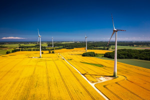 Poprawka do ustawy wiatrakowej. Co najmniej 10 proc. energii z farmy na rzecz społeczności lokalnej