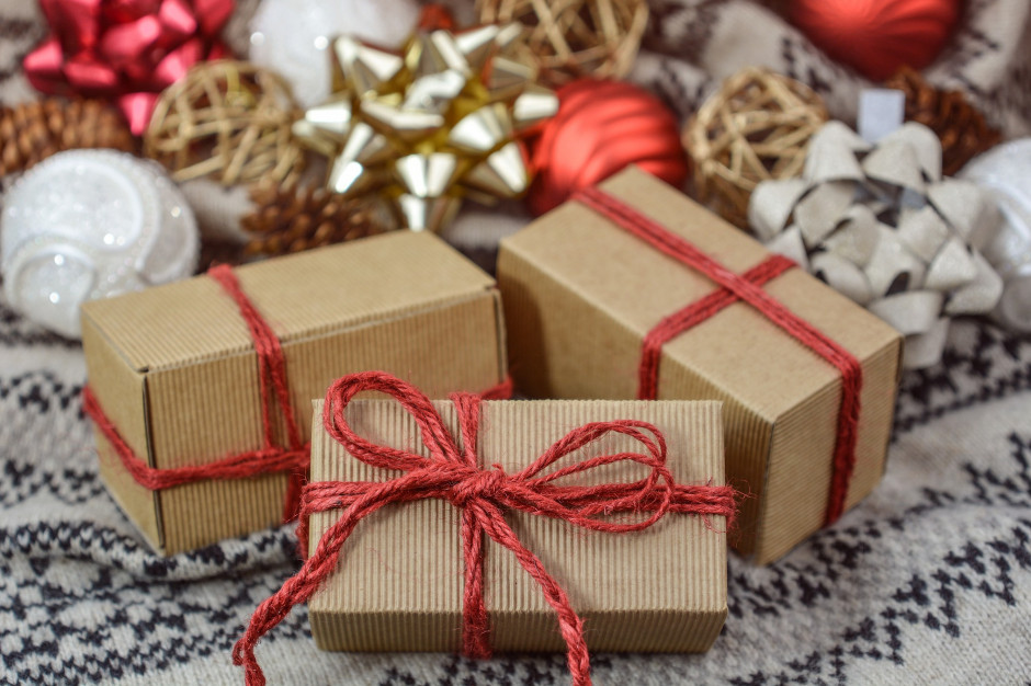 Nieudany prezent kupiony on-line można zwrócić bezwarunkowo w 14 dni licząc od momentu otrzymania przesyłki, fot. Monika z pixabay