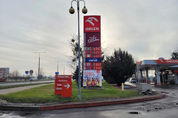 Orlen nie przewiduje zmiany polityki cenowej przy sprzedaży paliw