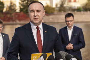 Polska 2050: PKN Orlen odnotowuje gigantyczne zyski kosztem odbiorców paliwa