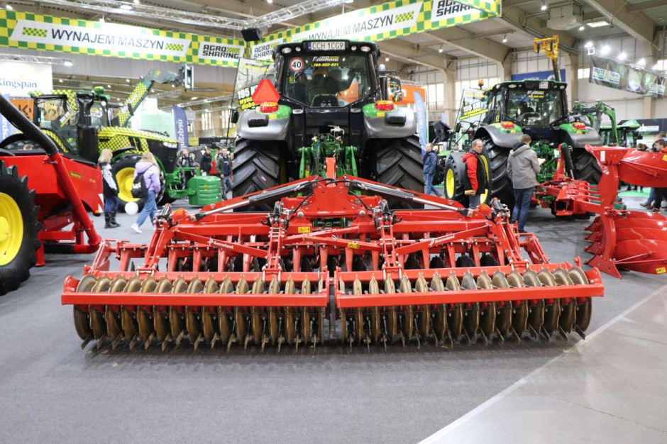 Agrosharing oferuje także wynajem maszyn towarzyszących z czego rolnicy chętnie korzystają fot. Tomasz Kuchta