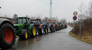 Świętokrzyscy i małopolscy rolnicy blokują terminal przeładunkowy w Staszowie