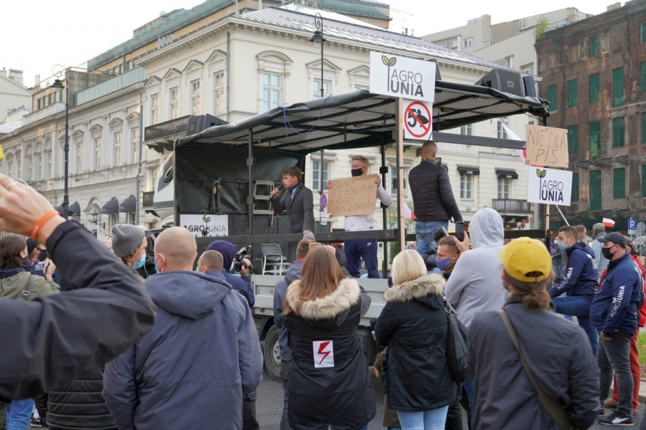 Agrounia podczas protestu w Warszawie obok strajku kobiet w 2020 r., fot.kh