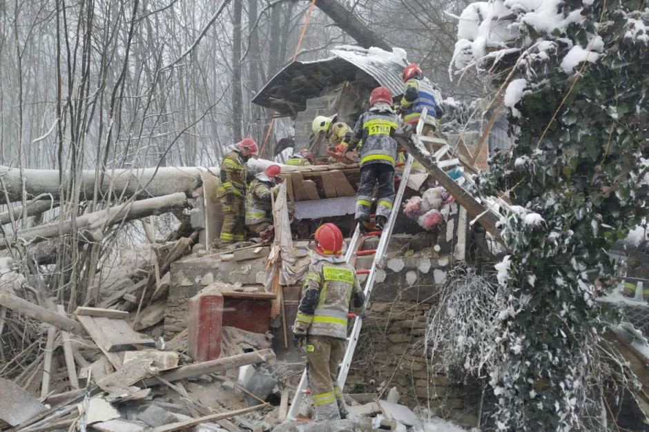 Strażacy znaleźli pod gruzami martwą staruszkę, Foto: OSP Cisiec