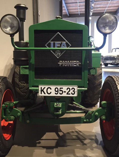 Powojenny traktor IFA RS01 Pionier produkowany w Zwickau to przedwojenny ciągnik Famo XL, fot. FB August Horch Museum