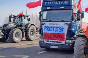 Przyszła chwila na mąkę z Czarnobyla - grzmią rolnicy. Trwa drugi dzień protestu na granicy z Ukrainą