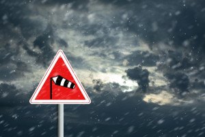 RCB ostrzega przed burzami z gradem i silnym wiatrem