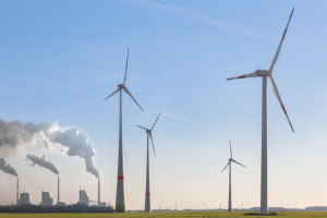 Ustawa o inwestycjach wiatrowych wprowadzająca minimalną odległość 700 m przyjęta przez Sejm