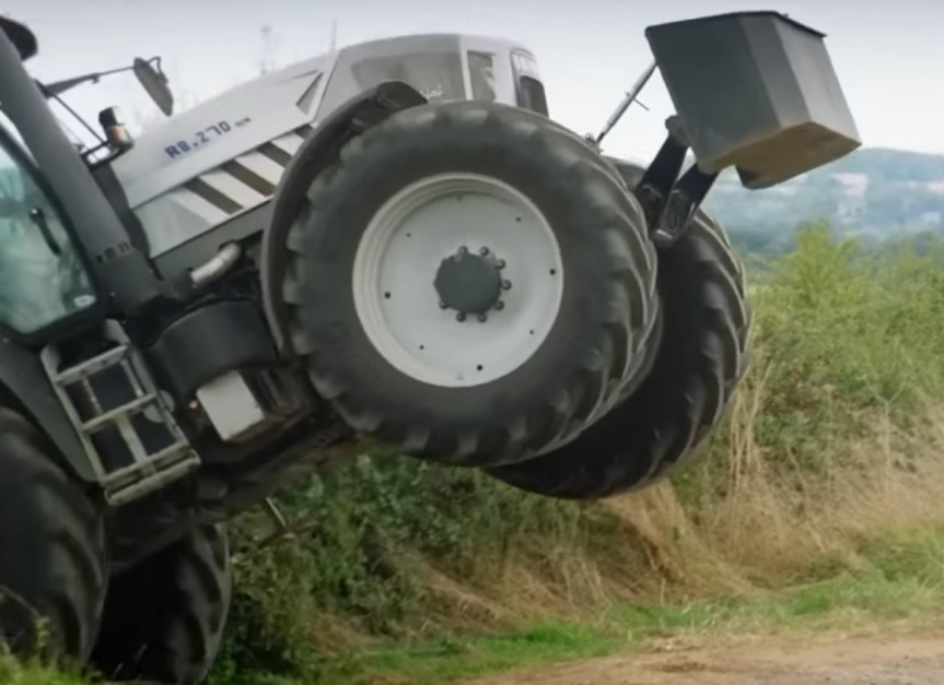 Jeremy Clarkson jeździ swoim na dwóch kołach!