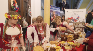 Kolorowo i smakowicie świętowano Dzień Kobiet na ludowo w Warszawie