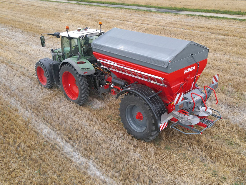 Rozsiewacz Unia RCW 60 H