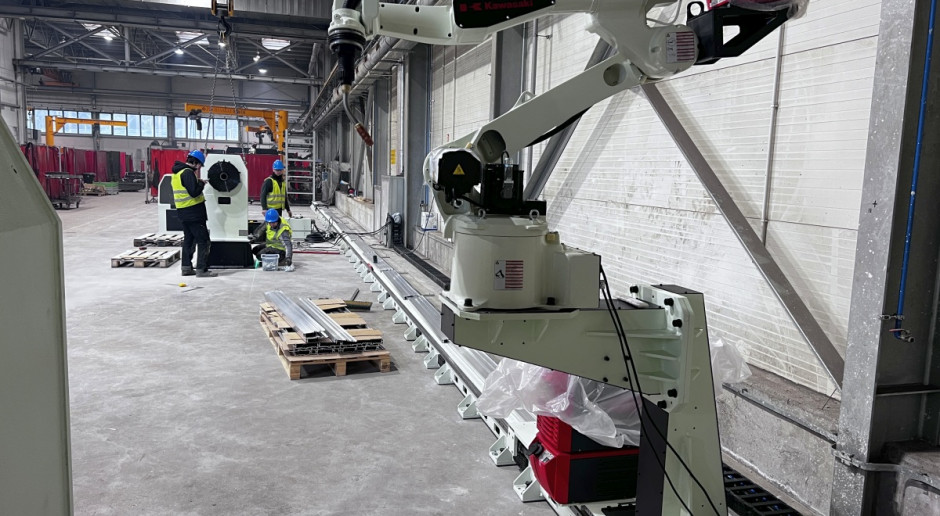 Nowy robot spawalniczy w firmie CynkoMet będzie służył do spawania dużych podwozi maszyn, fot.kh