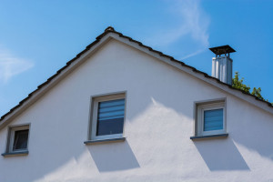 Przegląd i modernizacja elewacji domu. Jak naprawić typowe usterki po zimie?