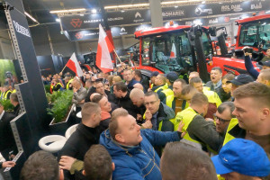 Gorąco na Agrotechu! Rolnicy protestują na targach. Minister Kowalczyk został wygwizdany