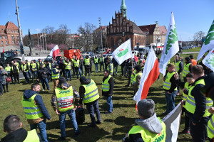 Protest w Szczecinie. Rolnicy na tydzień zawieszają blokadę ulic