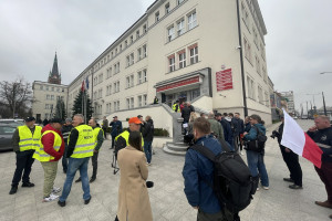 Protest rolników w Olszynie. Zwracają uwagę na inne koszty prowadzenia produkcji w Polsce i w Ukrainie