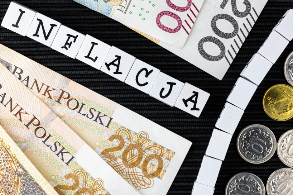 W dalszej perspektywie obniżka cen prądu, tak jak większość transferów, może utrudniać dalsze skuteczne zwalczanie inflacji, fot. Shutterstock