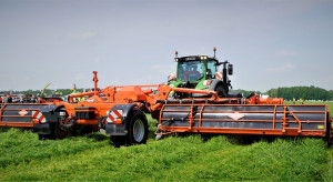 Kosiarka Kuhn FC 13460 RA wygrywa wyścig z czasem