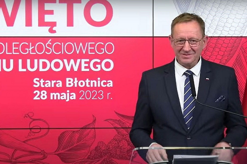 Telus zapowiedział uruchomienie naborów dla rolników, którzy specjalizują się w produkcji pszenicy i gryki oraz uruchomienie dotacji do zakupu nawozów. Foto. MRiRW