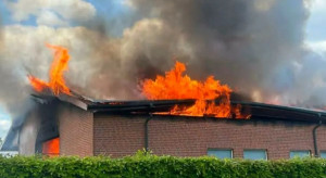 Niemcy: Na farmie spłonęła hala z maszynami. Straty na milion euro