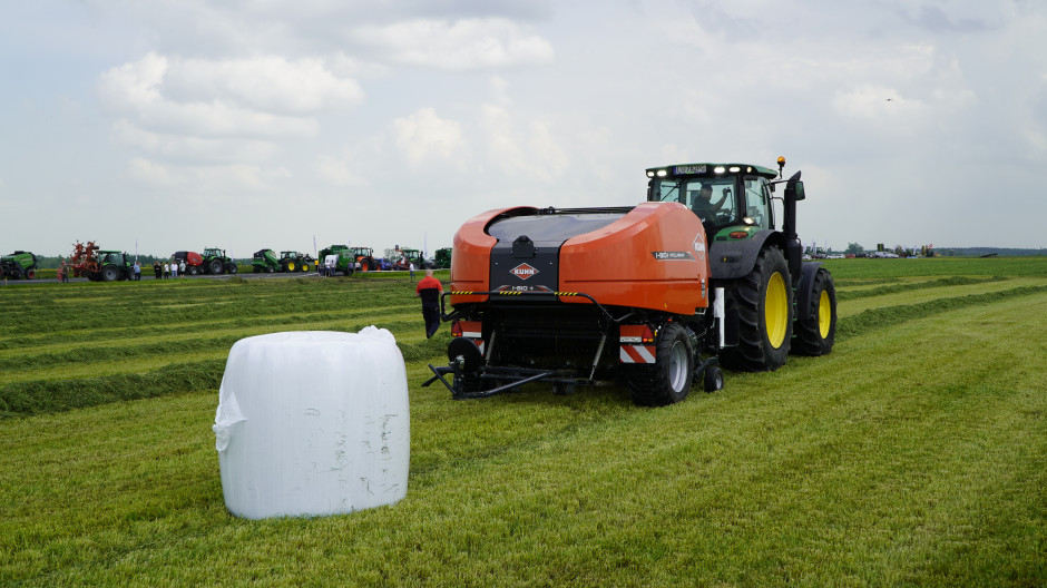 Prasoowijarka KUHN IBIO+ podczas pokazu Zielone Agro Show 2023. fot. K. Pawłowski
