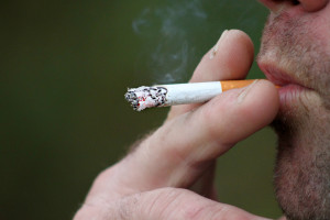 Ani rak, ani choroby serca nie zniechęcają Polaków do rzucenia palenia