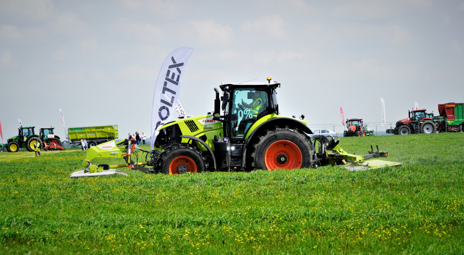 Claas z zestawem kosiarek Disco był najszybszy na pokazach w Ułężu, fot. K.Pawłowski