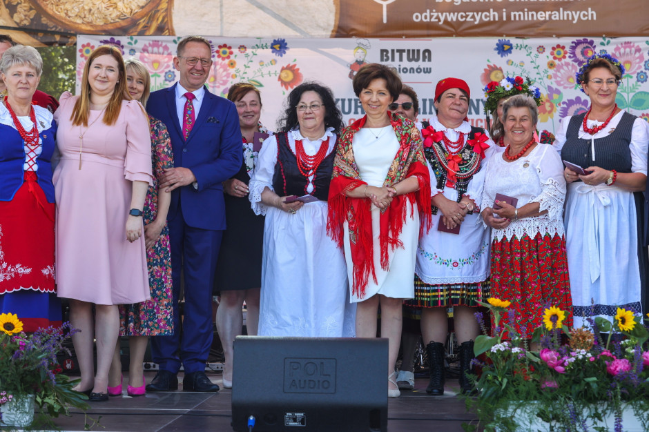 I Parada Kół Gospodyń Wiejskich - Kolory Polskiej Wsi, fot. PAP/Marian Zubrzycki