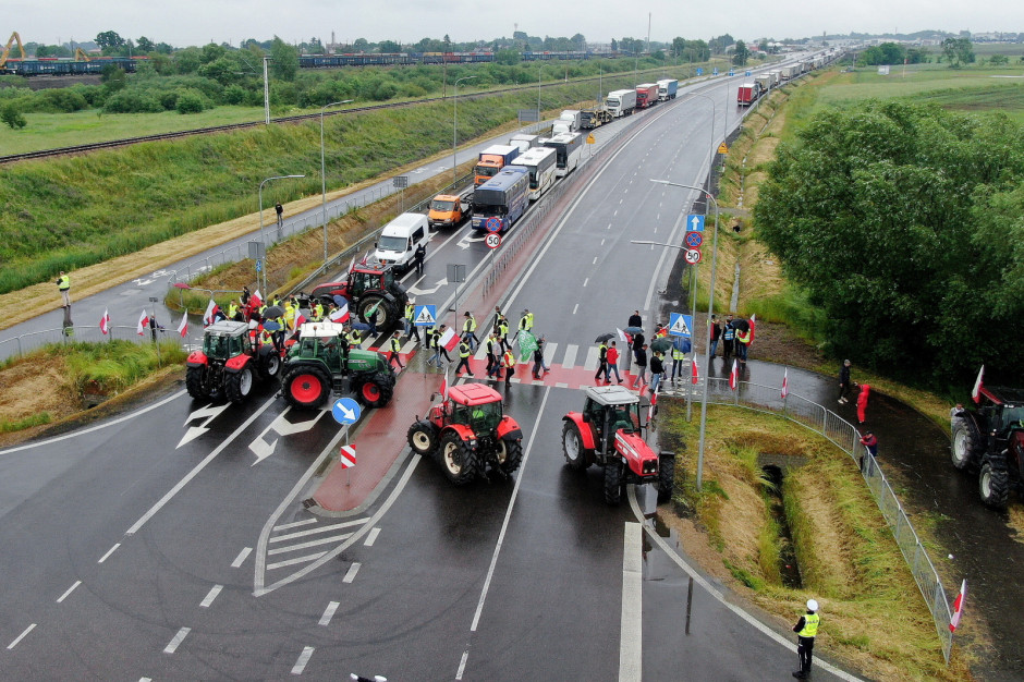 Kolejny protest rolników. Tym razem w Medyce, fot. PAP/Darek Delmanowicz