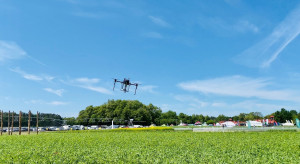 Zwalczanie szkodników w kukurydzy za pomocą drona