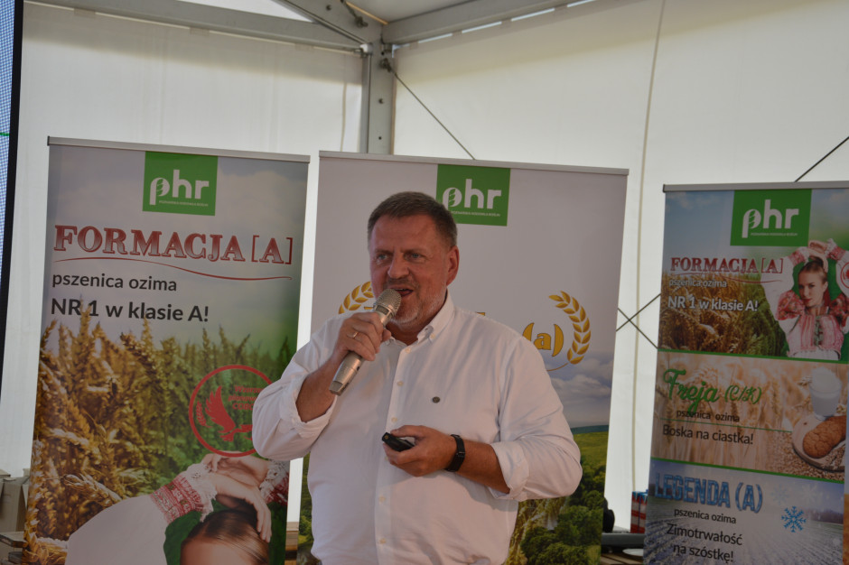 Nowe odmiany zbóż zaprezentował Dyrektor ds. Sprzedaży i Marketingu Jacek Rajewski Fot: M. Wołosowicz