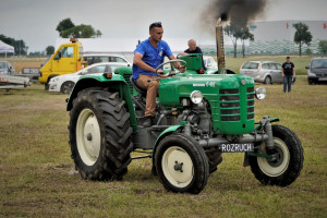 Zabytkowe traktory opanowały Mazowsze