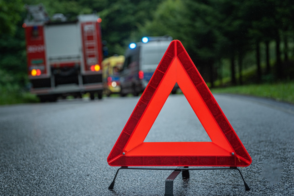 Strażacy otrzymali wezwanie do wypadku w jednym z gospodarstw rolnych w Łosiowie, fot. Shutterstock