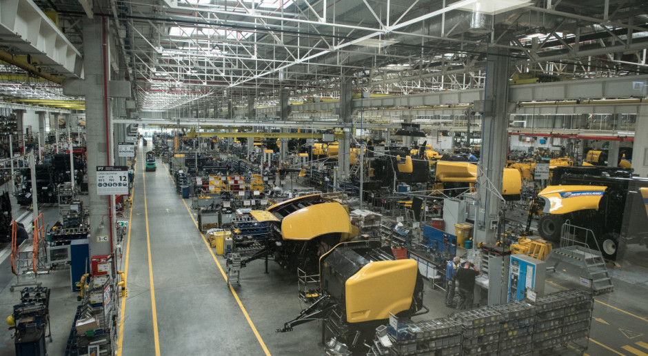 W fabryce CNH Industrial w Płocku powstają kombajny, prasy i hedery, fot. NH