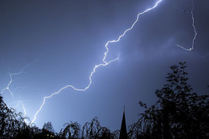 Synoptyk IMGW: pochmurne piątkowe popołudnie i ostrzeżenie przed burzami dla czterech województw