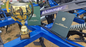 Kultywator LandStal Skimmer z Pucharem Ministra Rolnictwa i Rozwoju Wsi
