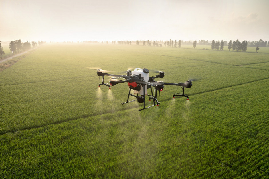 Być może wkrótce doczekamy się pozwoleń na swobodne stosowanie dronów w ochronie roślin także na terenie Polski Fot. pixabay